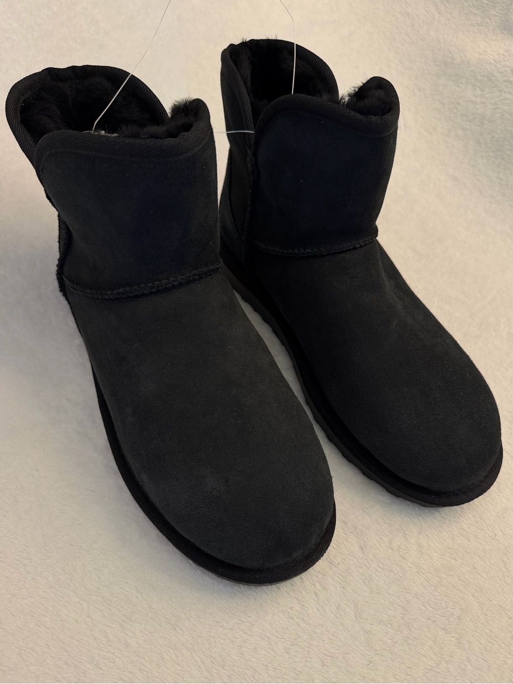Kirkland Signature Black Short Shearling scalloped edge Boots women’s size 9